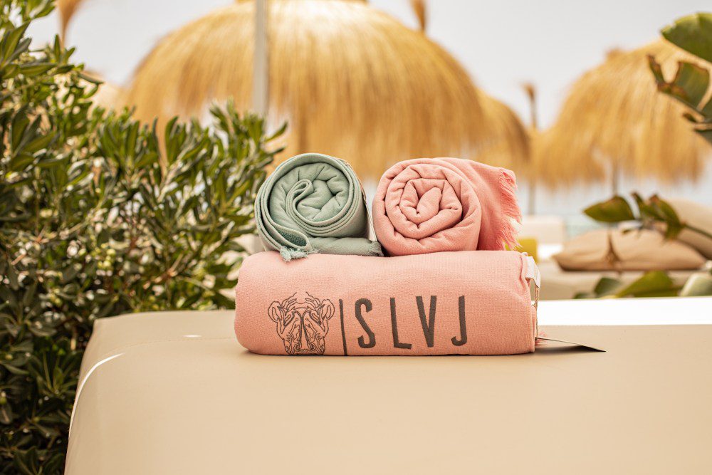 SLVJ Marbella. El beach club de moda más divertido y exclusivo de la Costa del Sol
