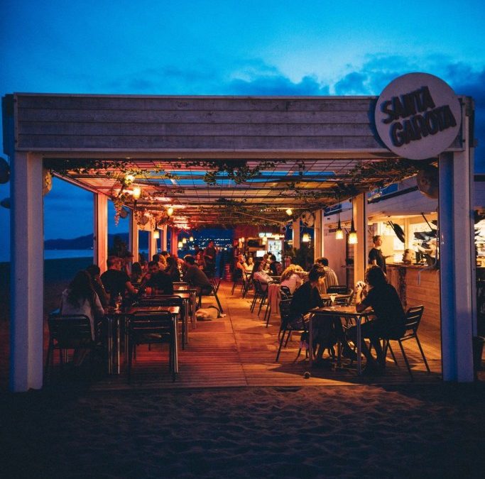 Santa Garota. El chiringuito más canalla de Castelldefels