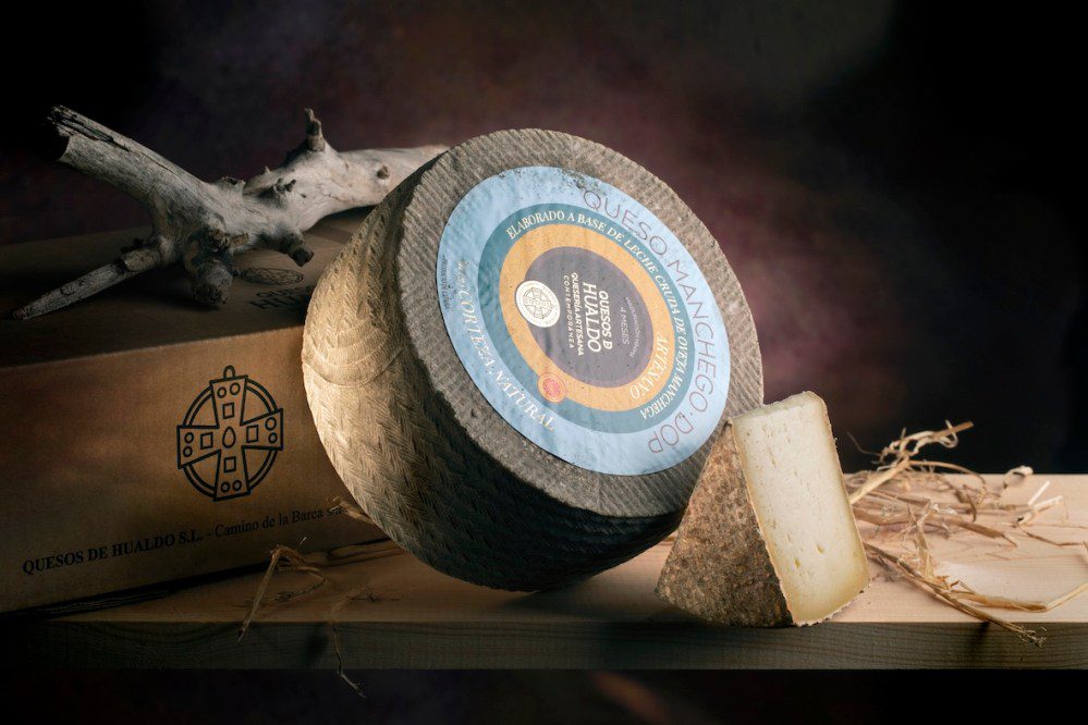 Queso D.O Manchego de Quesos de Hualdo, el mejor regalo gastro por Navidad.